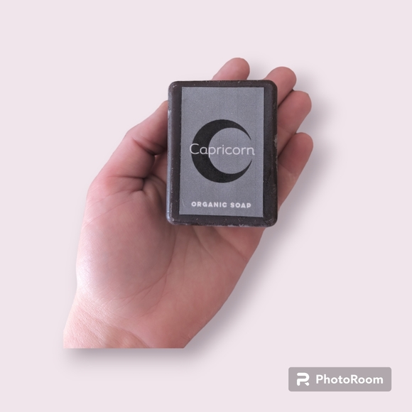 Capricorn Gift Box with Organic Soap, Lotion and Loofa - Picture 2 of 6